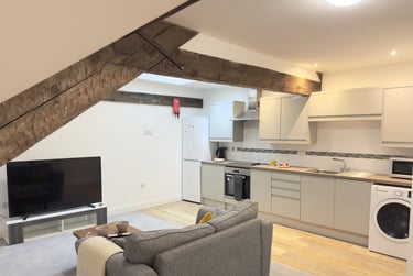 1 bed studio, Queen Square, City Centre, Lancaster, LA11RN - Image 3