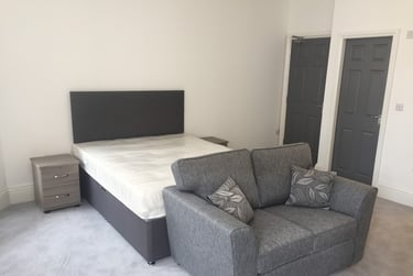 1 bed studio, Queen Square, City Centre, Lancaster, LA11RN - Image 2