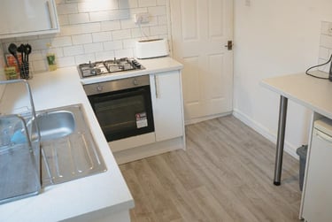 4 bed house, Napier Road, Southsea, Portsmouth, PO52RA - Image 2