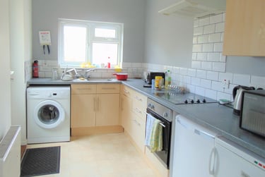 4 bed house, Napier Road, Southsea, Portsmouth, PO52RA - Image 2