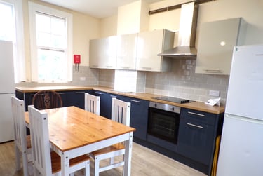 6 bed house, Aylward Street, University of Portsmouth, Portsmouth, PO13PH - Image 1