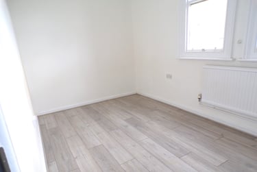 4 bed flat, Aylward Street, University of Portsmouth, Portsmouth, PO13PH - Image 2