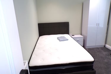 6 bed house, Fraser Road, University of Portsmouth, Portsmouth, PO51EE - Image 2