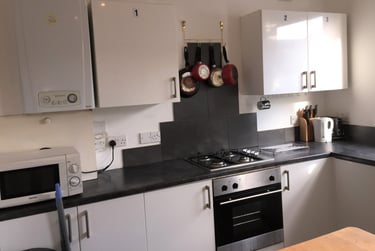 8 bed house, Edmund Road, Southsea, Portsmouth, PO40HZ - Image 3