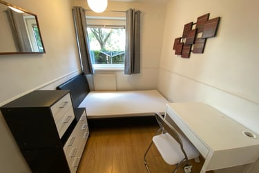 3 bed flat, Greetham Street, University of Portsmouth, Portsmouth, PO54LJ - Image 2