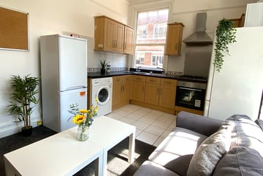 6 bed flat, Edinburgh Road, City Centre, Portsmouth, PO11DE - Image 4