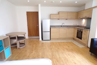 1 bed studio, Admiralty Road, University of Portsmouth, Portsmouth, PO13GT - Image 1