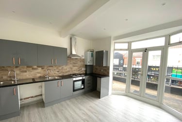 5 bed flat, Albert Road, Southsea, Portsmouth, PO52SN - Image 1