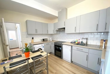 6 bed house, Delamere Road, Southsea, Portsmouth, PO40JA - Image 3