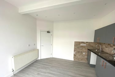 5 bed flat, Albert Road, Southsea, Portsmouth, PO52SN - Image 2
