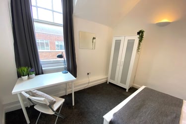 6 bed flat, Edinburgh Road, City Centre, Portsmouth, PO11DE - Image 2