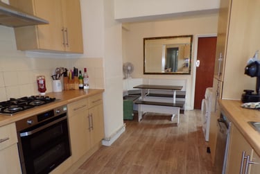 4 bed house, Edmund Road, Southsea, Portsmouth, PO40LL - Image 3