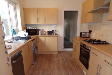 4 bed house, Edmund Road, Southsea, Portsmouth, PO40LL - Image 4