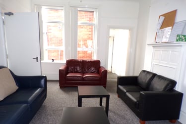 4 bed flat, Palmerston Road, Southsea, Portsmouth, PO53LU - Image 1