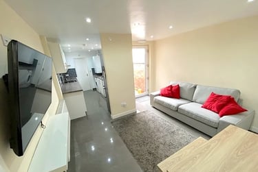 4 bed house, Northfield Road, Hillfields, Coventry, CV12BQ - Image 1