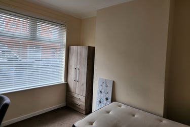 4 bed house, Suffolk Street, Charlestown, Salford, M66DQ - Image 2