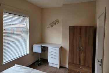 4 bed house, Suffolk Street, Charlestown, Salford, M66DQ - Image 3