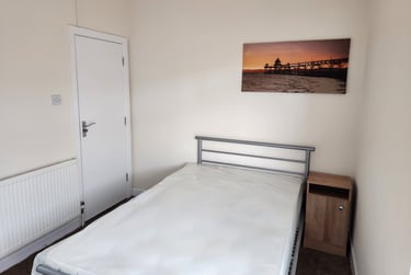 4 bed house, Suffolk Street, Charlestown, Salford, M66DQ - Image 4