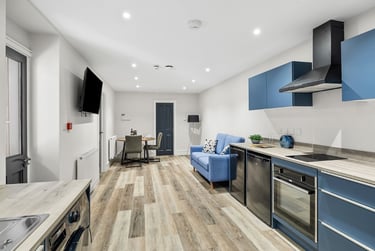 2 bed flat, North Hill, Greenbank, Plymouth, PL48JT - Image 1