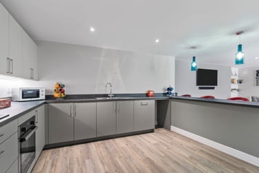 8 bed flat, Bedford Terrace, North Hill, Plymouth, PL48EY - Image 2