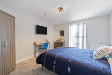 6 bed flat, Bedford Terrace, North Hill, Plymouth, PL48EY - Image 1