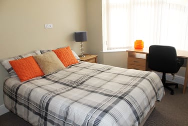 3 bed flat, Sefton Avenue, Laira, Plymouth, PL47HB - Image 6