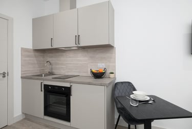 1 bed studio, North Hill, Plymouth, PL48ET - Image 5