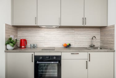 1 bed studio, North Hill, Plymouth, PL48ET - Image 2