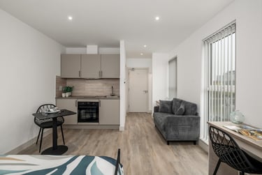 1 bed studio, North Hill, Plymouth, PL48ET - Image 1
