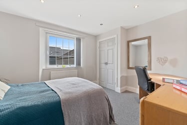 2 bed flat, Bedford Terrace, North Hill, Plymouth, PL48EY - Image 1