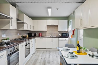 10 bed house, North Road East, Near university, Plymouth, PL46AH - Image 4