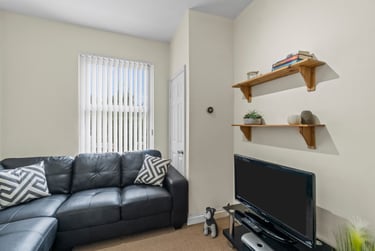 4 bed flat, Bedford Terrace, North Hill, Plymouth, PL48EY - Image 1
