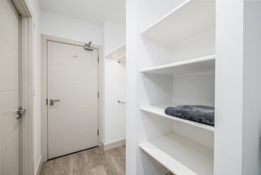 1 bed studio, North Hill, Plymouth, PL48ET - Image 2