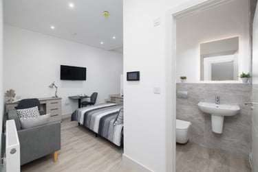 1 bed studio, North Hill, Plymouth, PL48ET - Image 2
