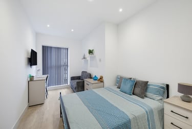 1 bed studio, North Hill, Plymouth, PL48ET - Image 2