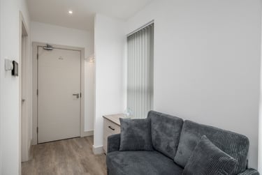 1 bed studio, North Hill, Plymouth, PL48ET - Image 7