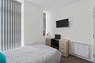 2 bed flat, North Hill, Plymouth, PL48ET - Image 4
