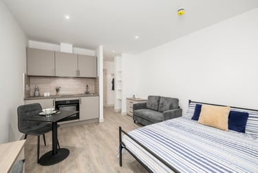 1 bed studio, North Hill, Plymouth, PL48ET - Image 1