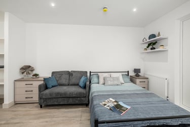 1 bed studio, North Hill, Plymouth, PL48ET - Image 3