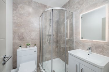 1 bed studio, North Hill, Plymouth, PL48ET - Image 6