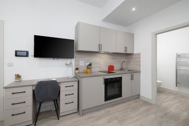 1 bed studio, North Hill, Plymouth, PL48ET - Image 4