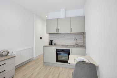 1 bed studio, North Hill, Plymouth, PL48ET - Image 1