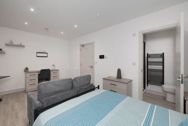 1 bed studio, North Hill, Plymouth, PL48ET - Image 6