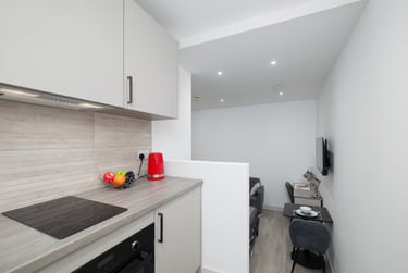 1 bed studio, North Hill, Plymouth, PL48ET - Image 7