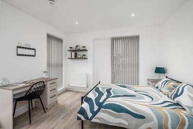 1 bed studio, North Hill, Plymouth, PL48ET - Image 3