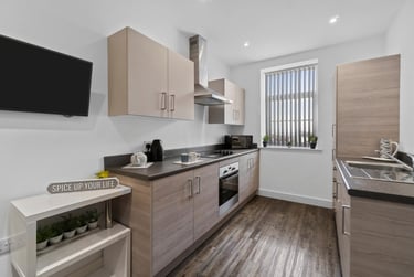 2 bed flat, North Hill, Plymouth, PL48ET - Image 1