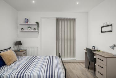 1 bed studio, North Hill, Plymouth, PL48ET - Image 6