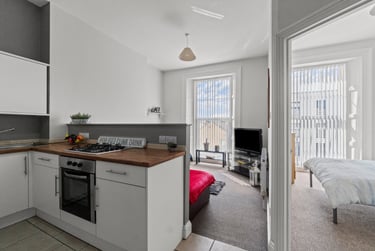 2 bed flat, Bedford Terrace, North hill, Plymouth, PL48EY - Image 9