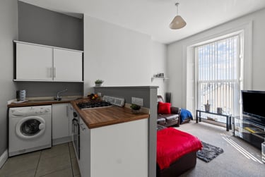 2 bed flat, Bedford Terrace, North hill, Plymouth, PL48EY - Image 10