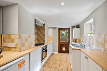 2 bed flat, Lisson Grove, Mutley, Plymouth, PL47DN - Image 5